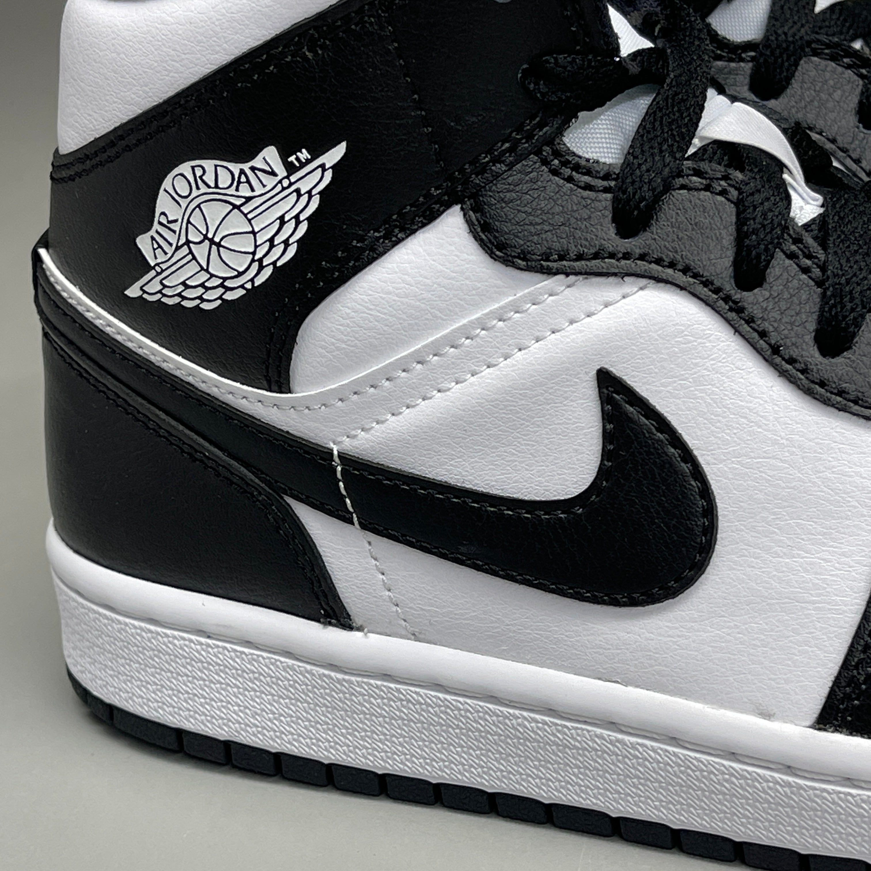 NIKE AIR JORDAN 1 Mid Panda Shoe Women's Sz 6 Black / White DV0991-101 (New)